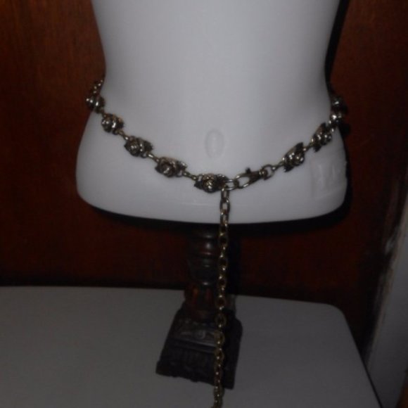 Betsey Johnson Brass Toned Rose Floral Sparkly Stone Metal Chain Link Belt - Picture 1 of 16